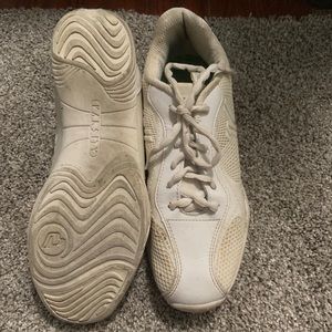 Varsity cheer shoes